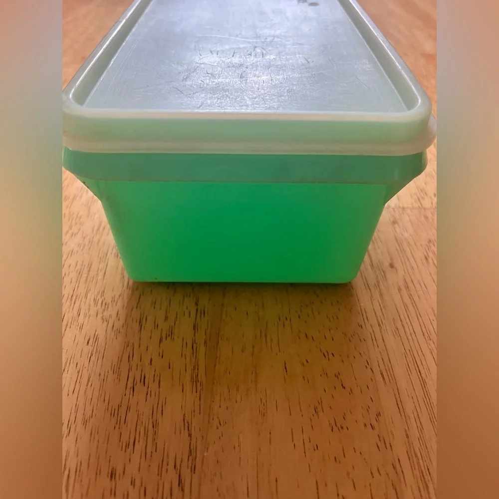 Vintage Tupperware Jadite Green #892-5 Celery Vegetable Container & Lid